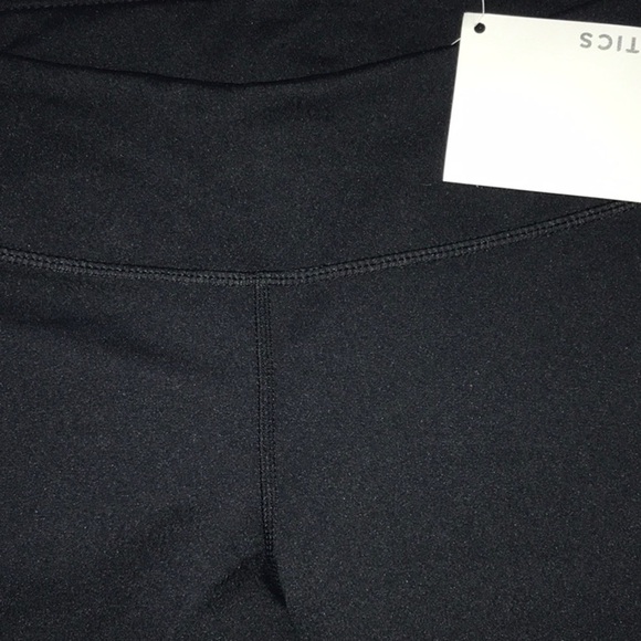 Fabletics Capri - Picture 4 of 7